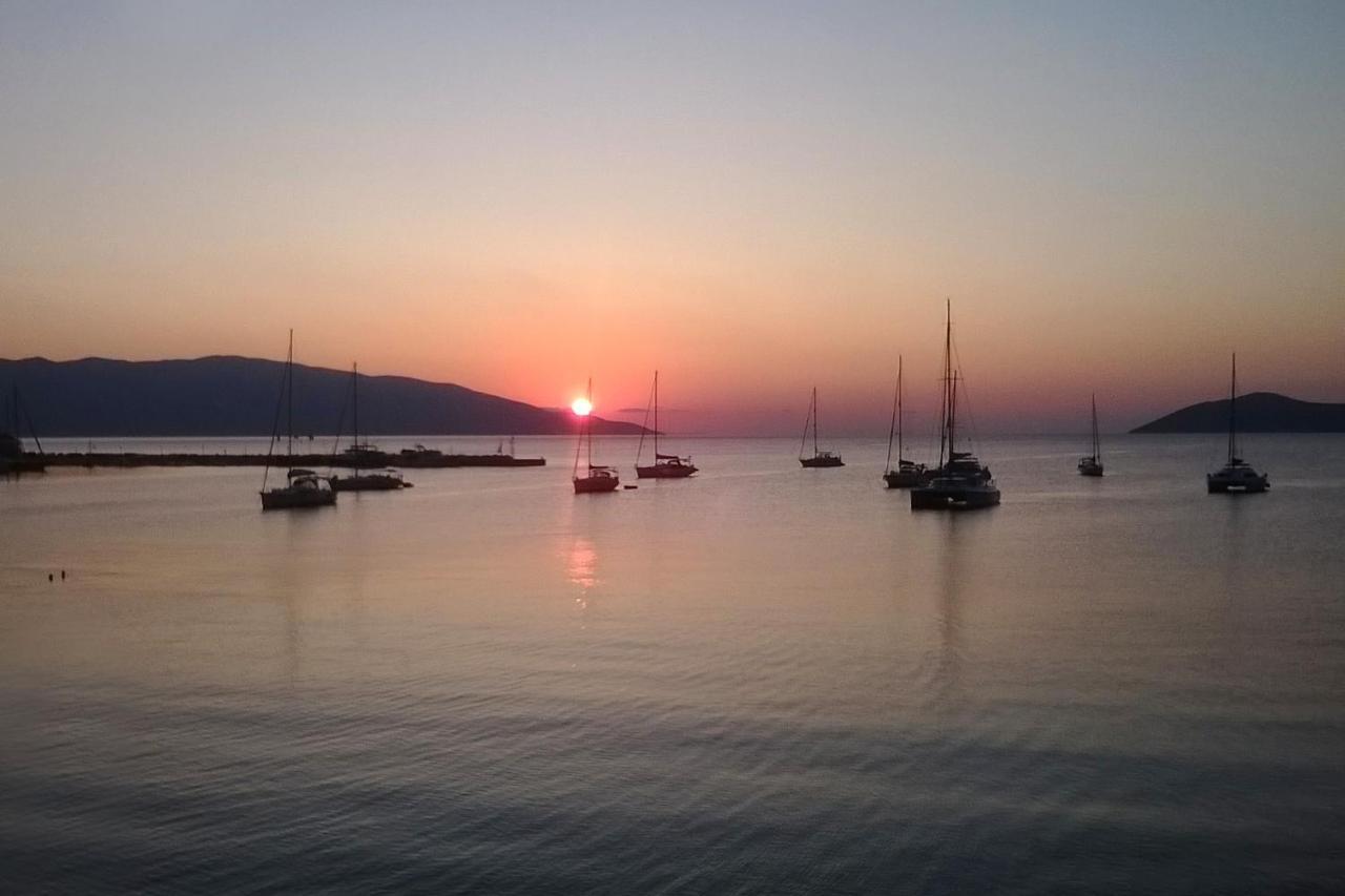 Sunrise Bay Apts Agia Efimia Buitenkant foto