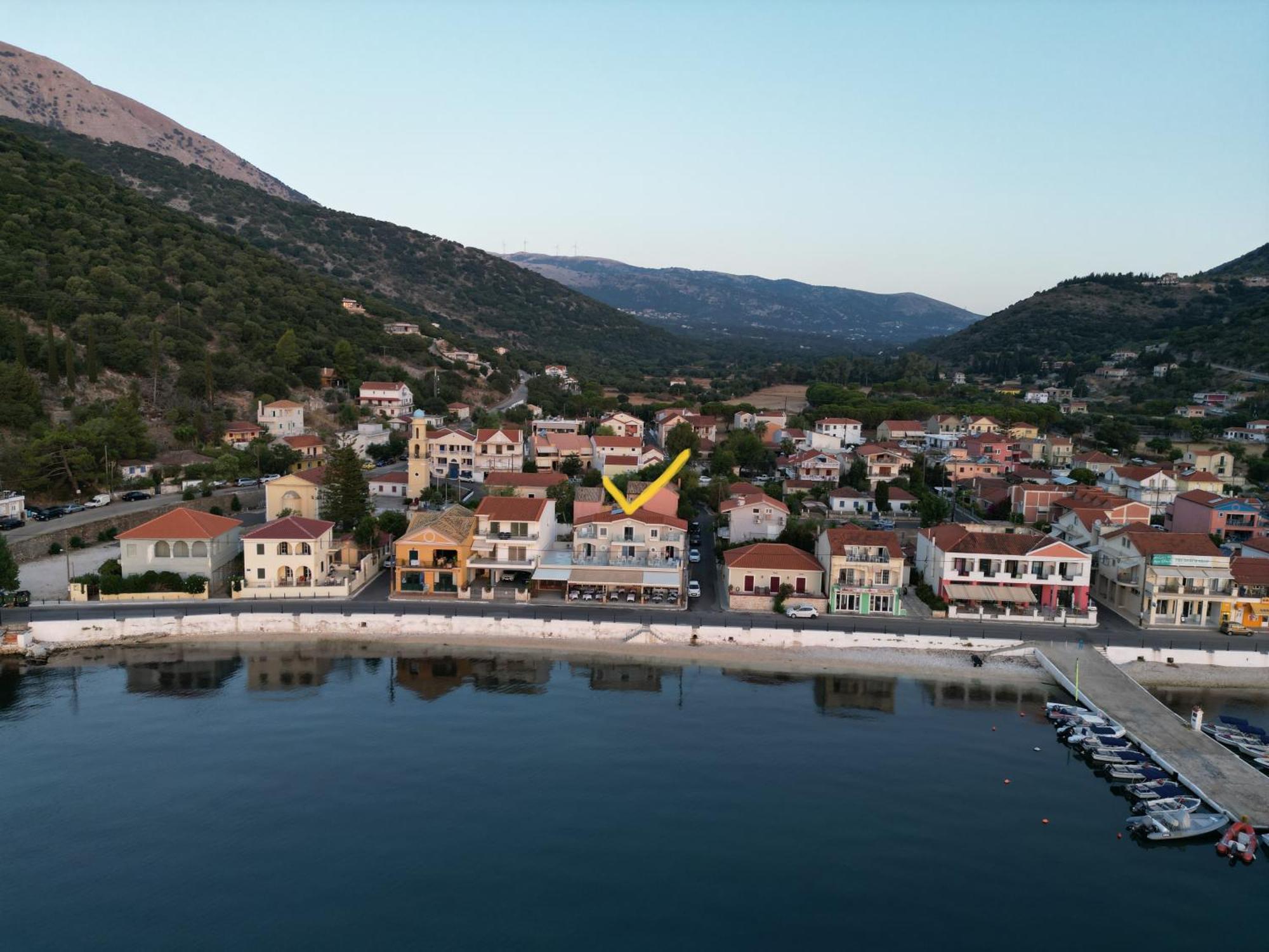 Sunrise Bay Apts Agia Efimia Buitenkant foto
